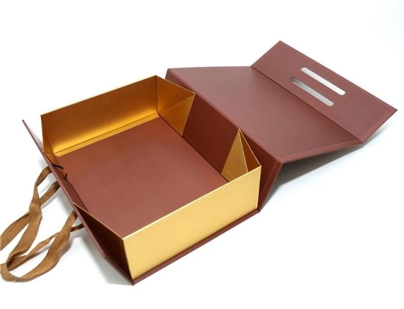 OEM Large Luxury Magnetic Clothing Box Premium Gift Box Custom with Handle