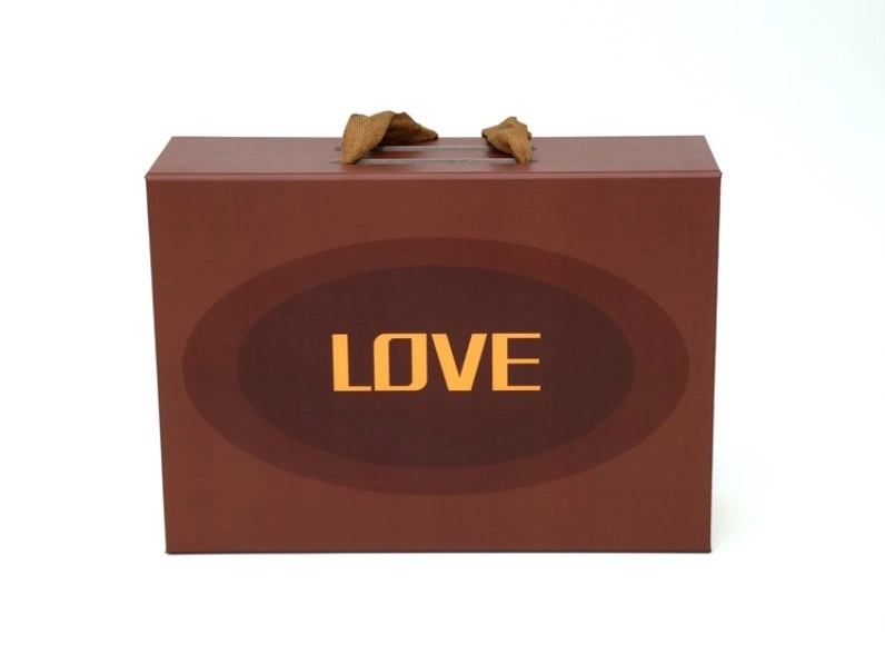 OEM Large Luxury Magnetic Clothing Box Premium Gift Box Custom with Handle