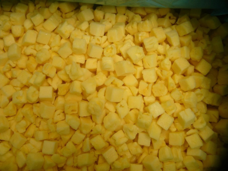 Sinocharm Brc a Approved IQF Pineapple Cut Frozen Pineapple Cut