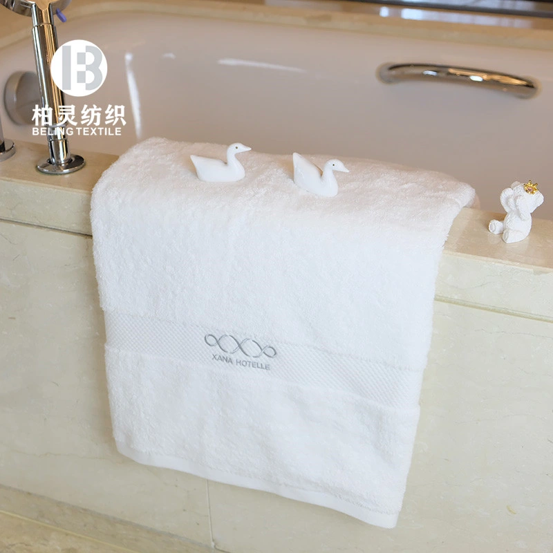 1customized Cheap Custom Egyptian 70X140cm White Embroidery Hotel Bath Towel Dobby