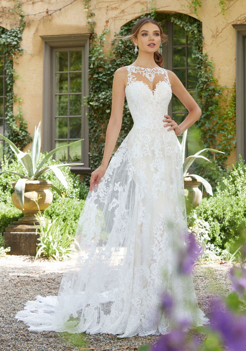 Beach Bridal Gowns Round-Neck Custom Lace Wedding Dresses M5705