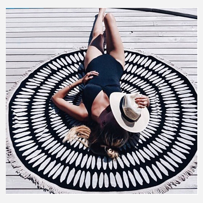 Round Beach Towel Beach Blanket with Tassels Extra Water Absorbent Outdoor Throw Bohemian Style Multi-Purpose 150 Cm/ 59 Inch