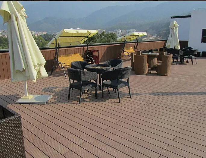 Hot Sales Hollow WPC Decking with UV Resistance, Waterproof, Ce ISO Fsc SGS