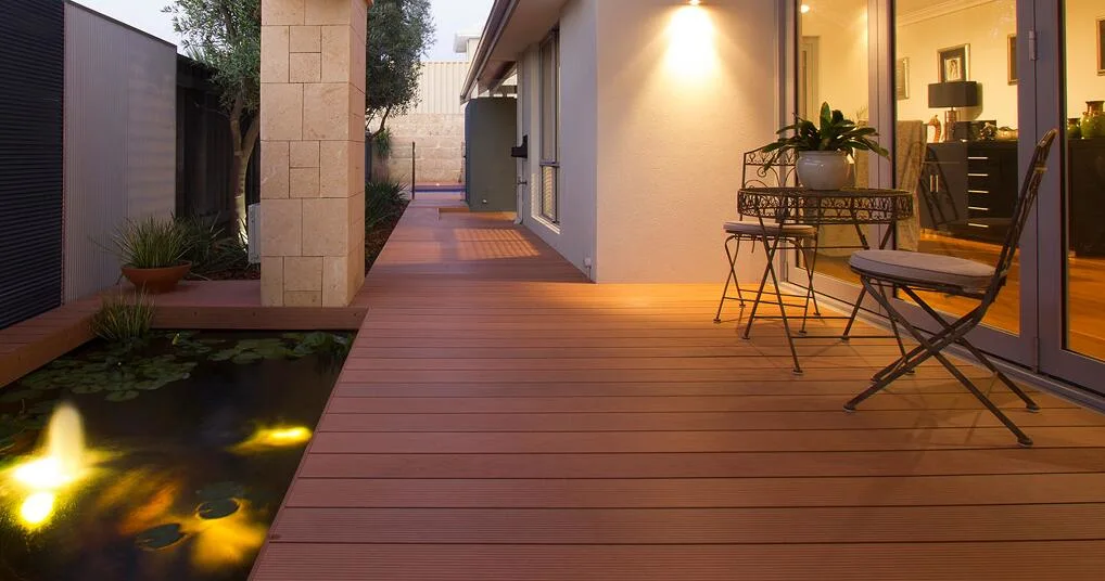 Cheap & High Quality Hollow WPC Decking Fsc Ce SGS ISO9001 ISO14001