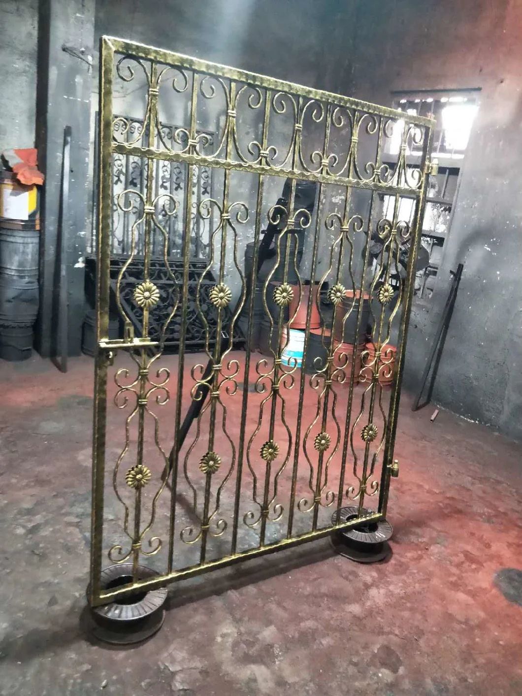 High Quality Hot DIP Glavanzied Customized Wrought Iron Security Window