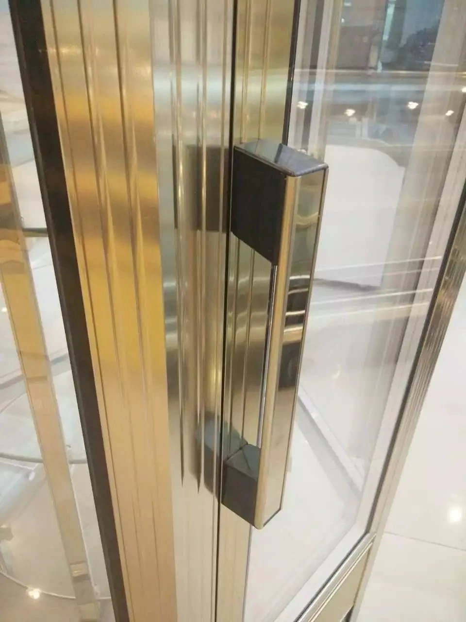 Floor Standing Commercial Golden Aluminum Cake Display Showcase