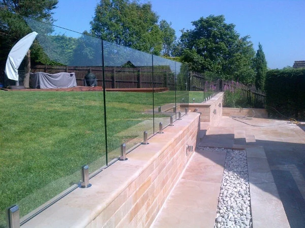 Balcony Tempered Glass Railings Design with Stainless Steel Handrail