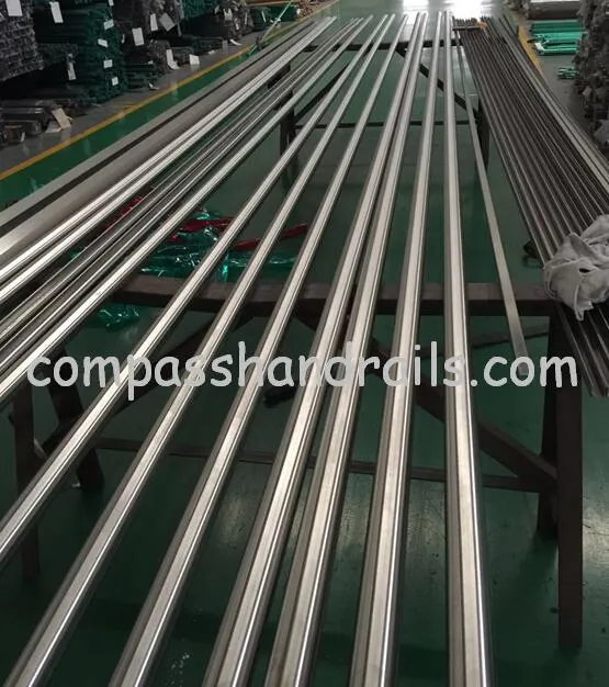 Exterior Frameless Glass Deck Railing with Aluminum U Channel Profile / U Base Shoe Glass Balustrade