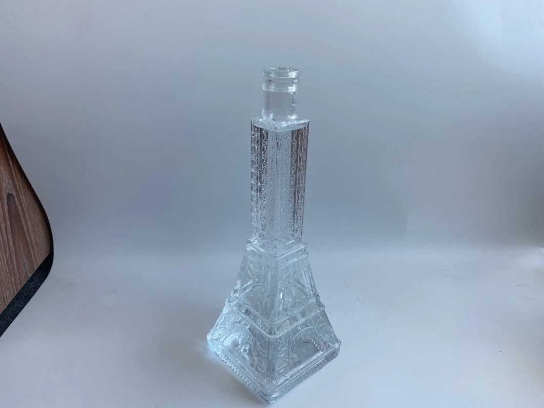 Custom Design Engraving Tower Shaped 500ml 700ml Spray Colors Translucent Glass Bottle